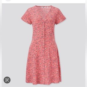 UNIQLO NWT Floral Print V-neck Flare Dress. Size XS